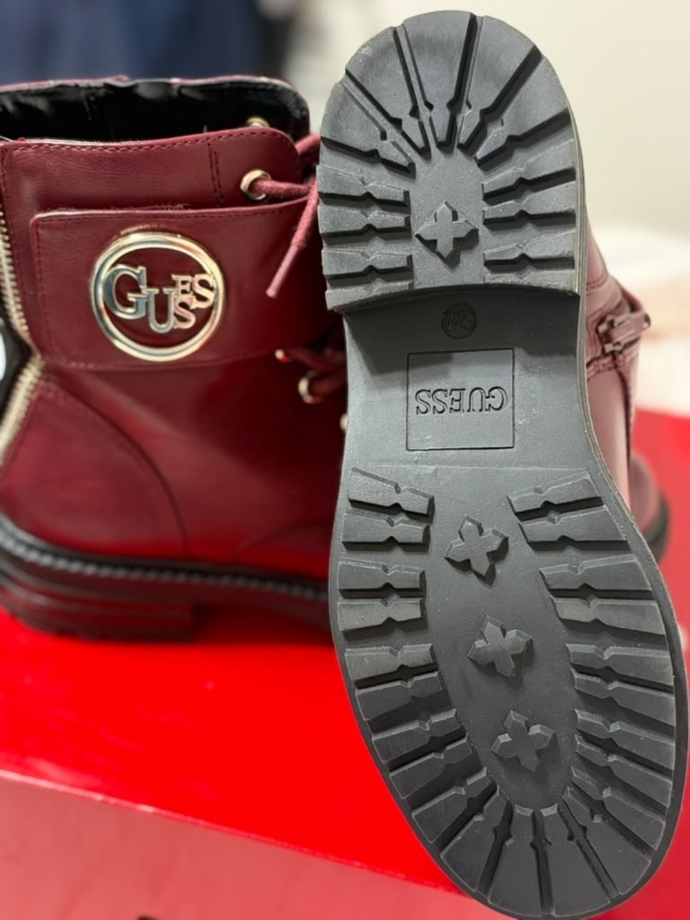 Red guess boots - Picture 3 of 4